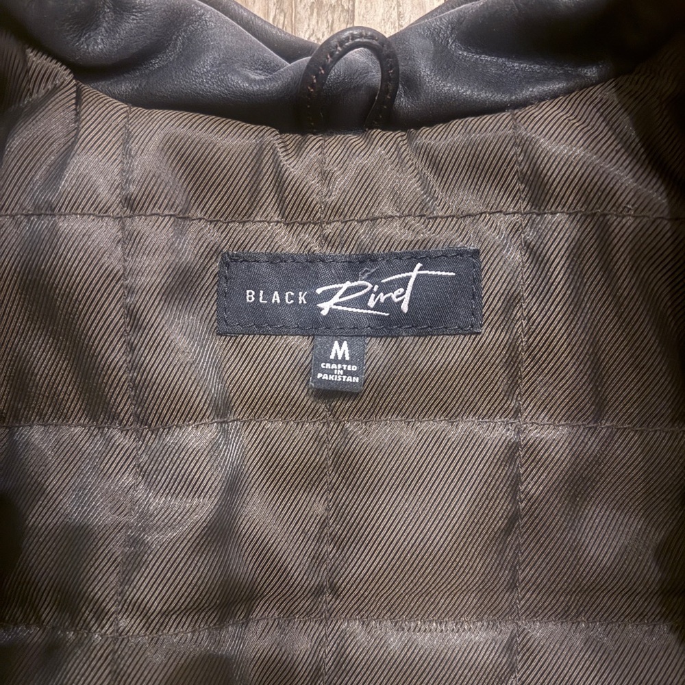 Men's Black Rivet Genuine Leather Jacket - Picture 2 of 6